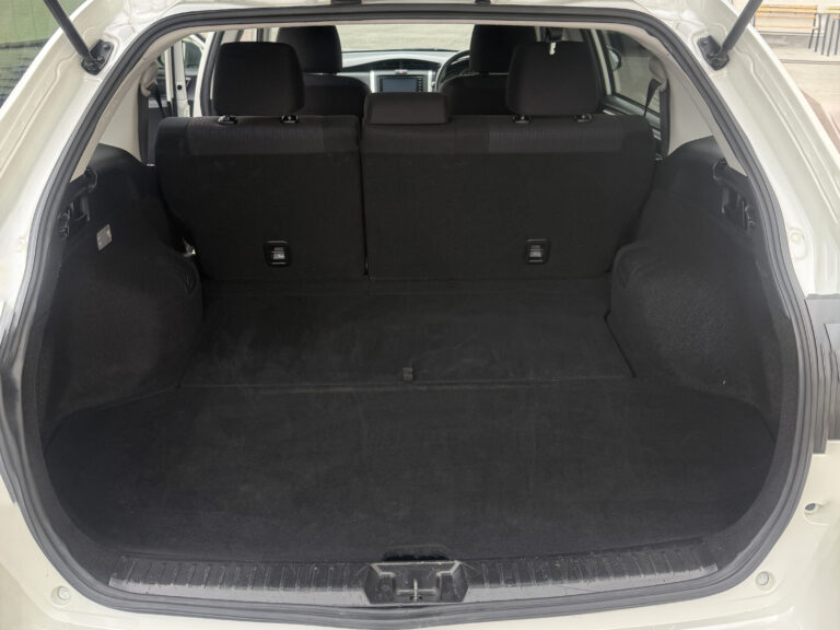 C-Toyota Corolla Fielder 4WD (3)