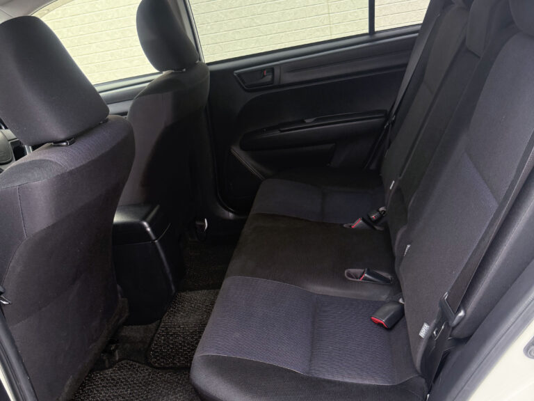 C-Toyota Corolla Fielder 4WD (4)
