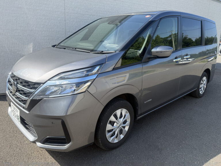 J-Nissan Serena Hybrid 4WD (1)