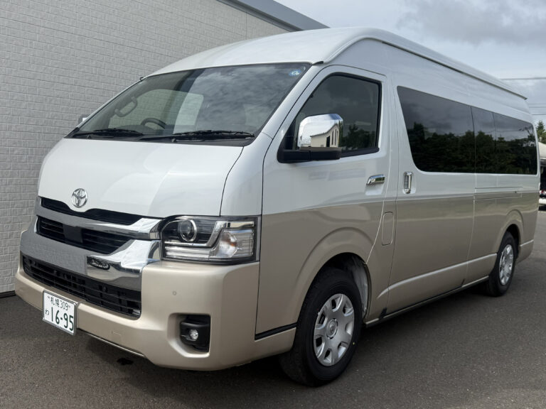 O-Toyota Hiace Fine Tech Touer 4WD (1)