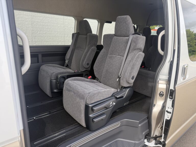 O-Toyota Hiace Fine Tech Touer 4WD (3)