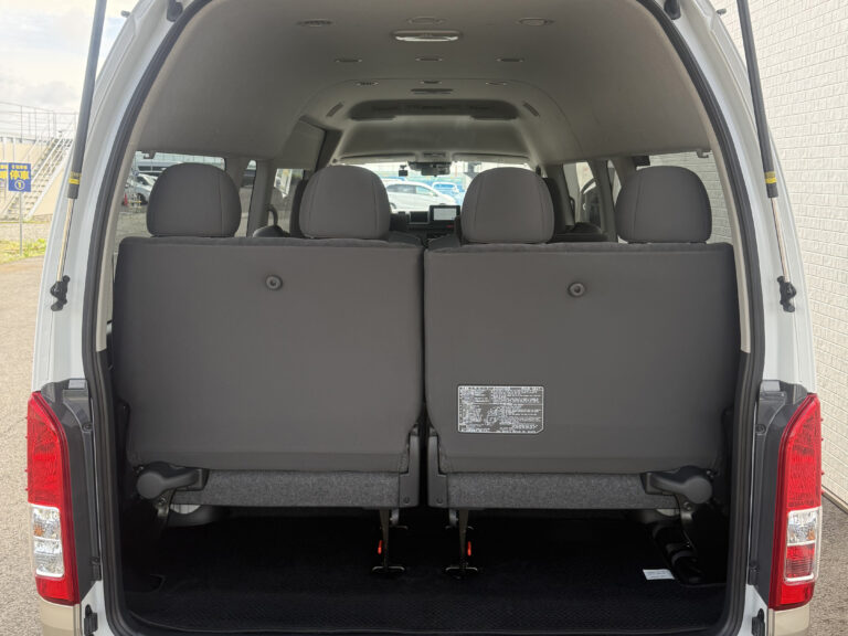 O-Toyota Hiace Fine Tech Touer 4WD (5)